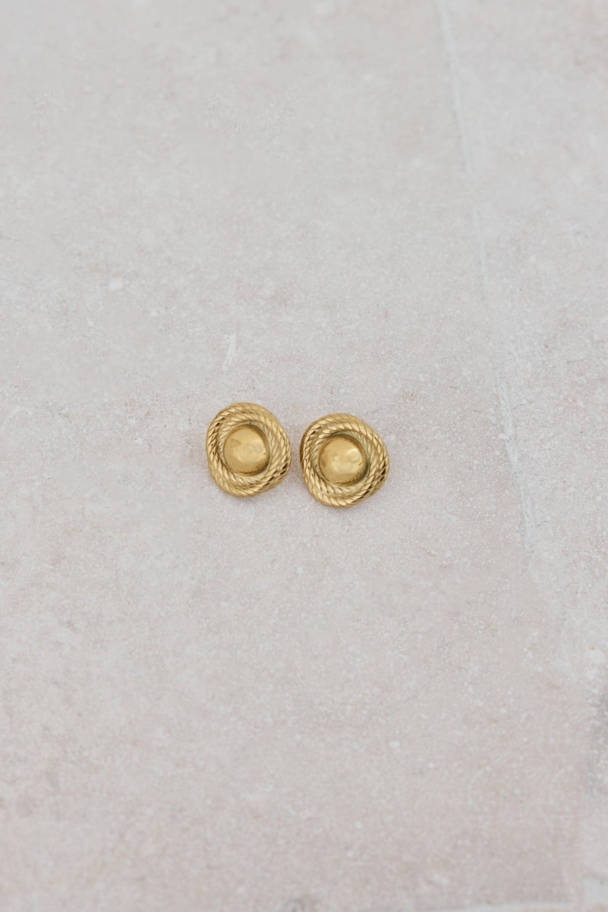 Boutique Piece Earrings Gold