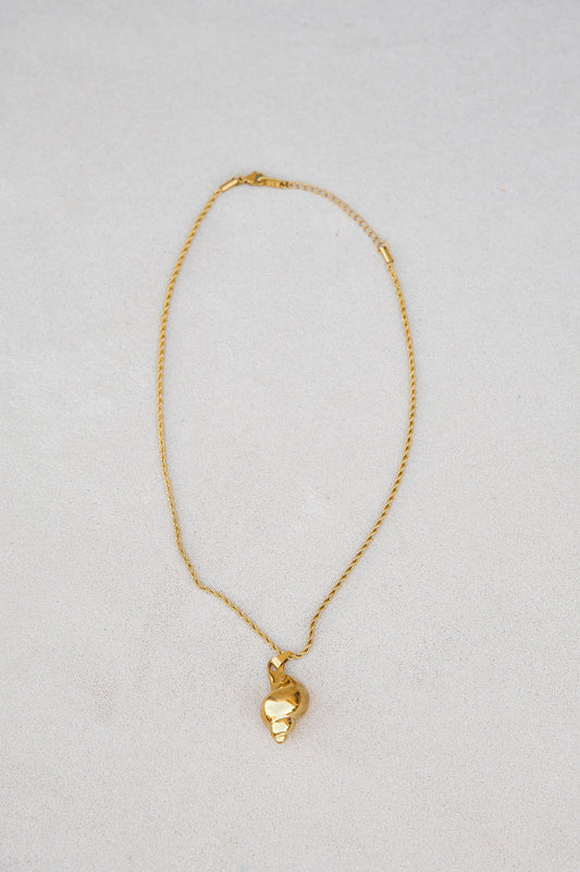 Ocean Shell Necklace Gold