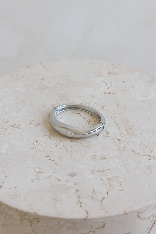 Simple Loves Bangle Silver