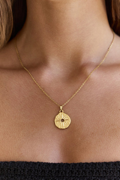 Hearts Core Necklace Gold