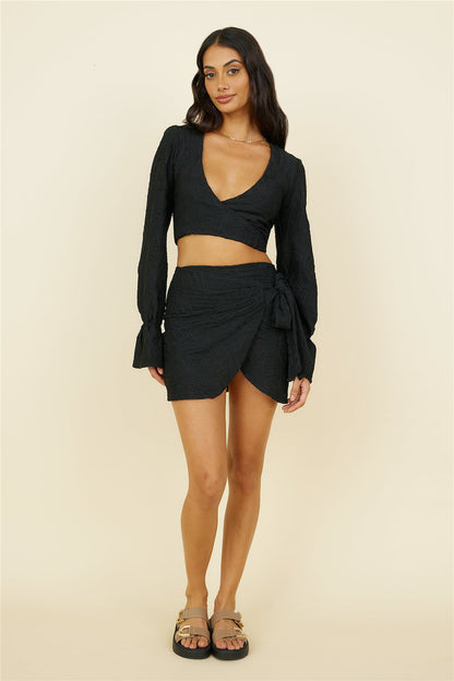 Holiday Feels Top Black