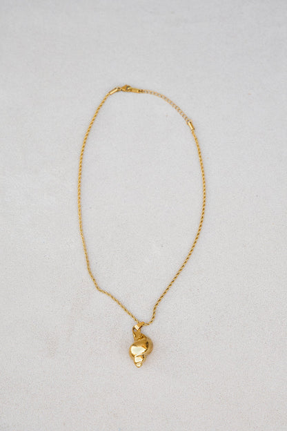 Ocean Shell Necklace Gold